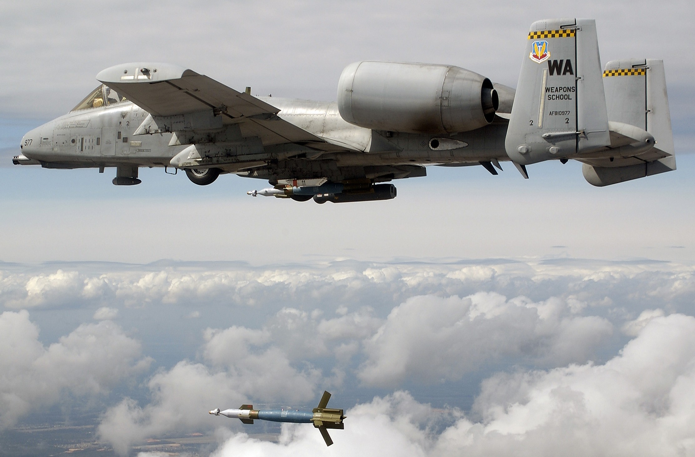 gbu-12 paveway laser guided bomb unit gbu 500 lbs us air force a-10 thunderbolt ii 36