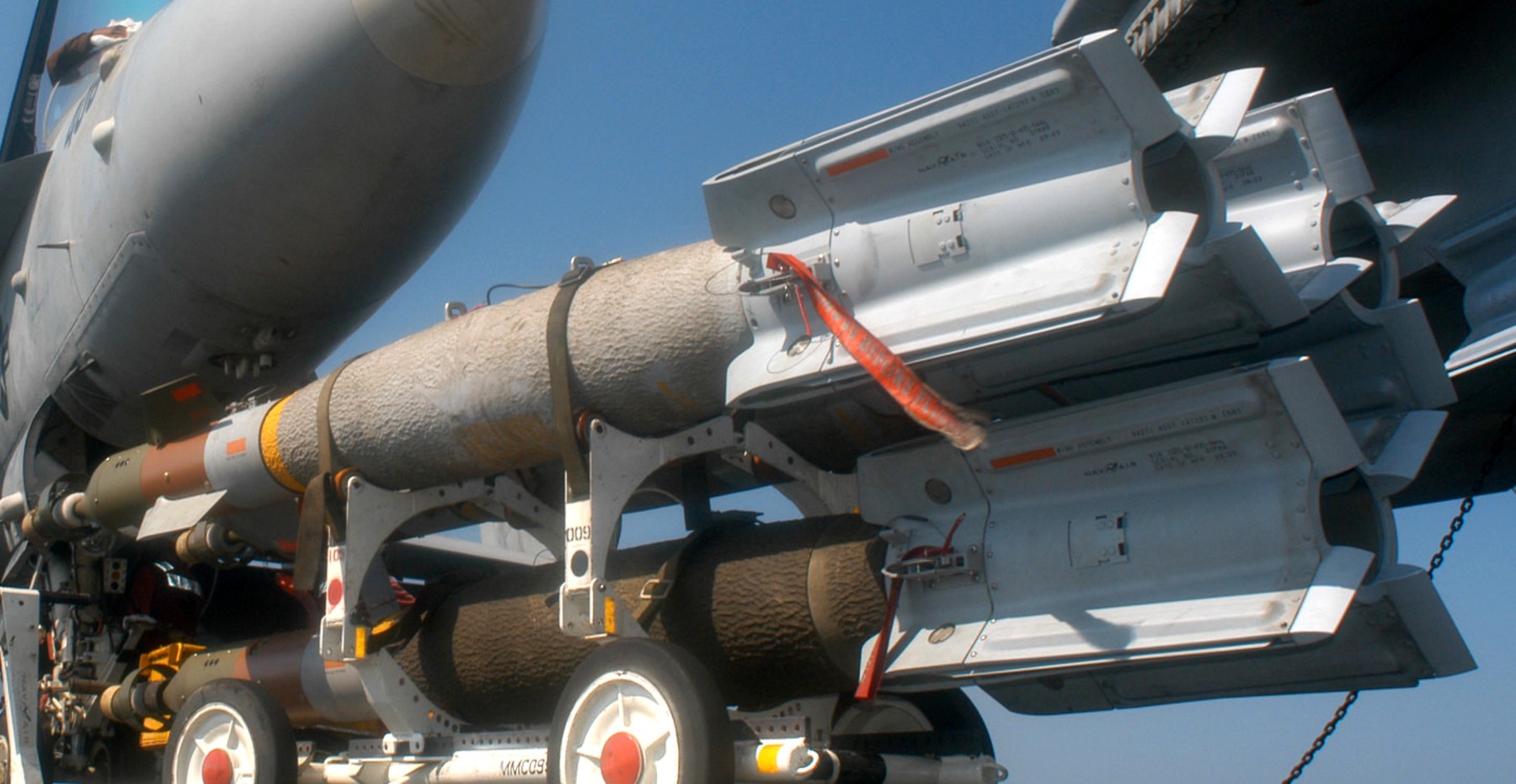gbu-12 paveway laser guided bomb unit gbu 500 lbs air force navy marines 48