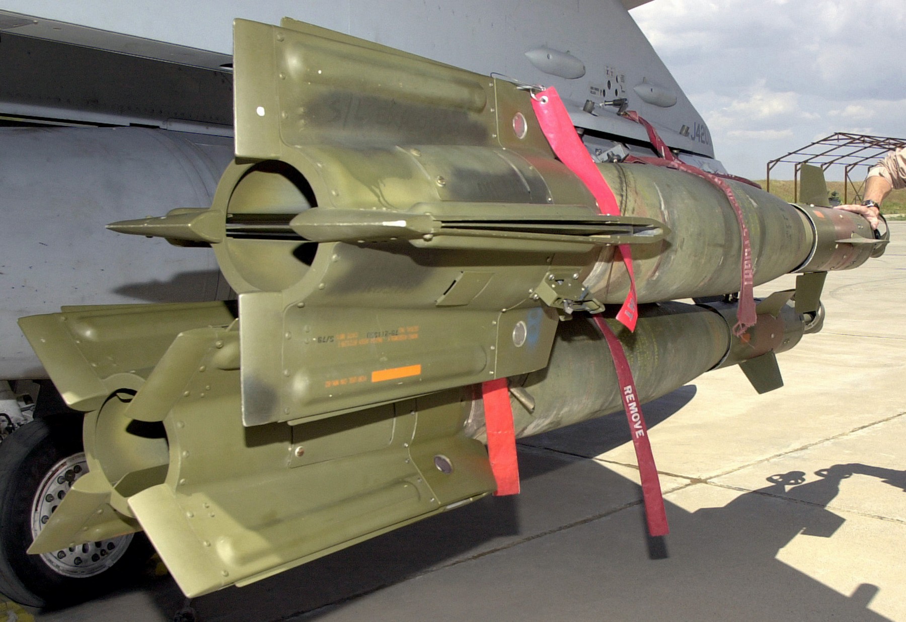 gbu-16 paveway laser guided bomb unit gbu 1000 lbs air force navy marines 05