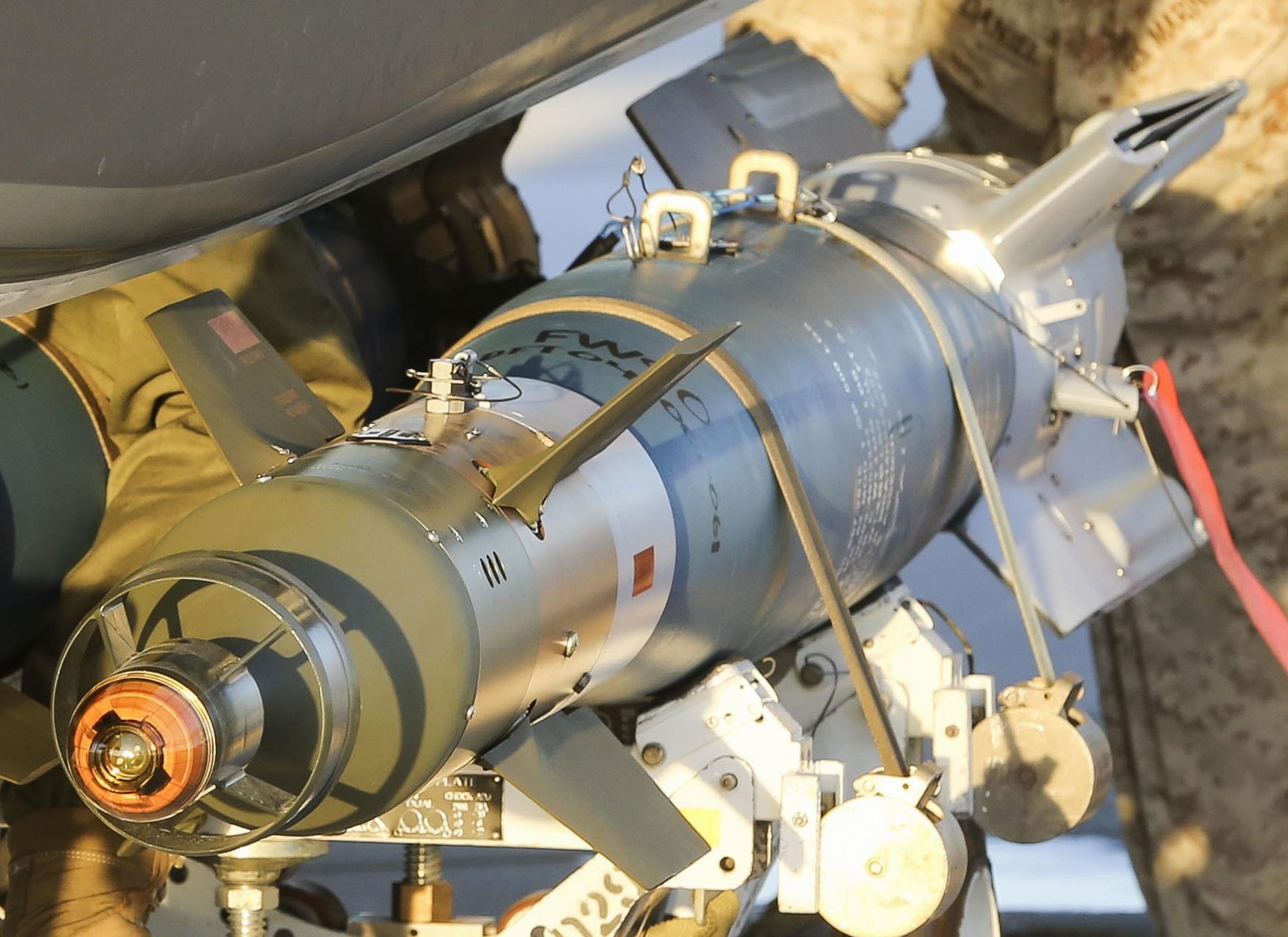 gbu-16 paveway laser guided bomb unit gbu 1000 lbs air force navy marines 07