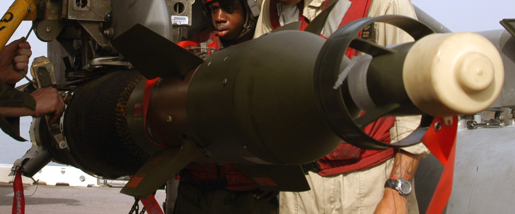 gbu-16 paveway laser guided bomb unit gbu 1000 lbs air force navy marines 10