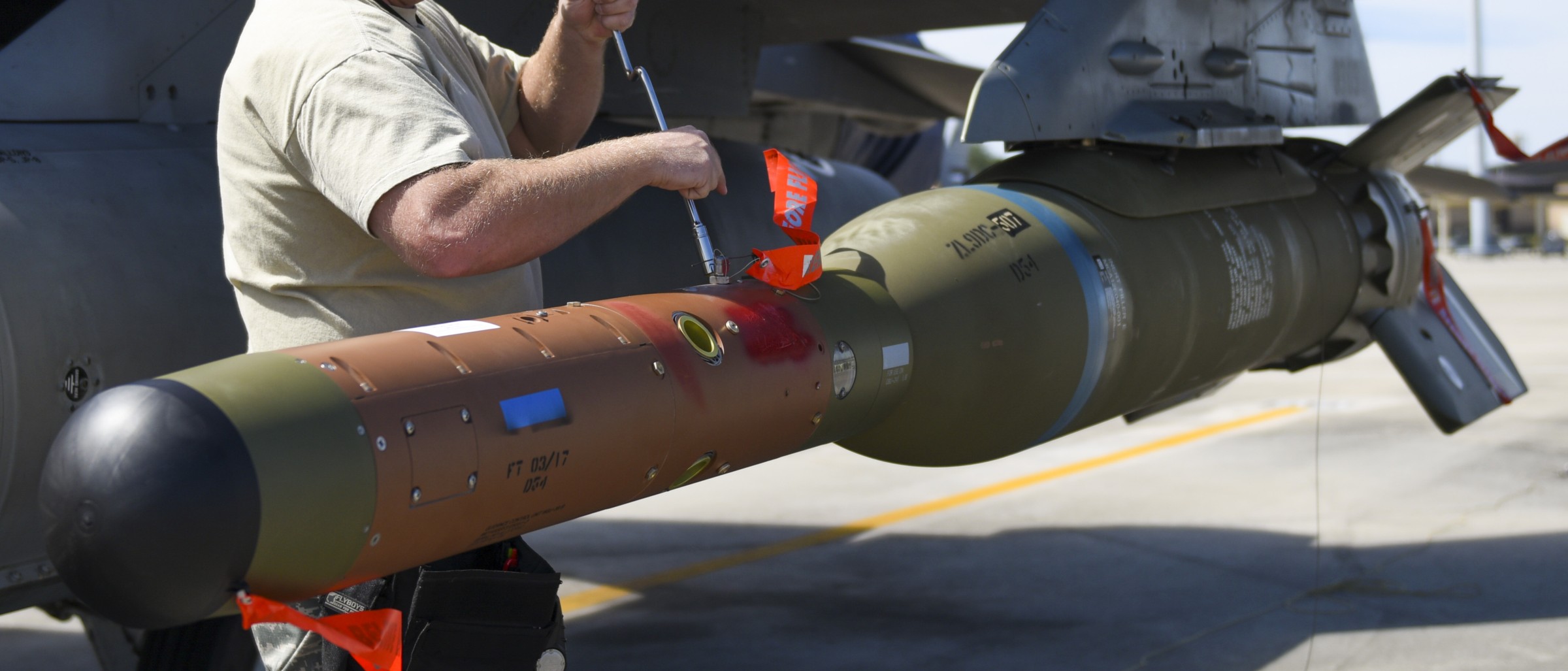 gbu-24 paveway laser guided bomb unit gbu 2000 lbs air force navy marines 03