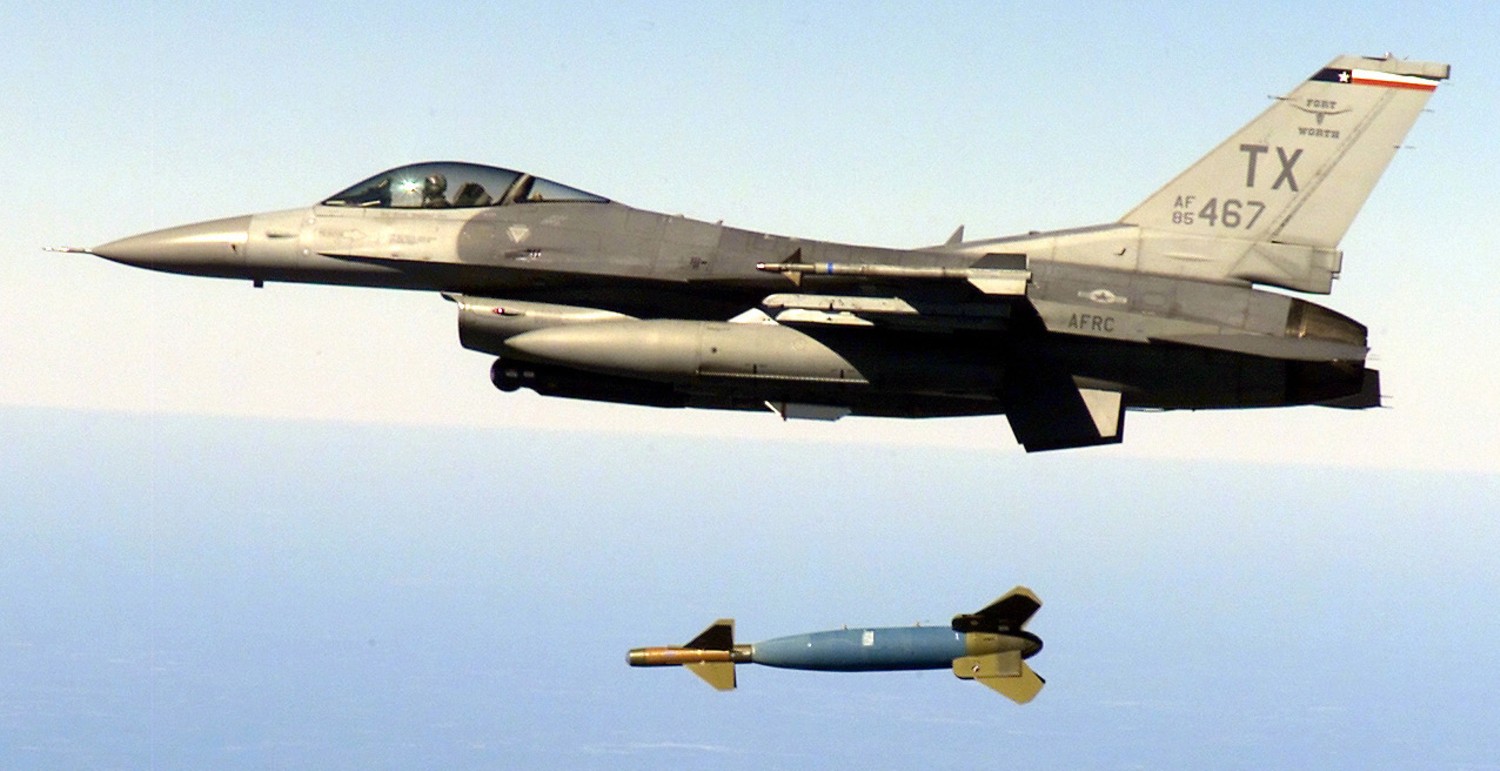 gbu-24 paveway laser guided bomb unit gbu 2000 lbs air force f-16c fighting falcon 05
