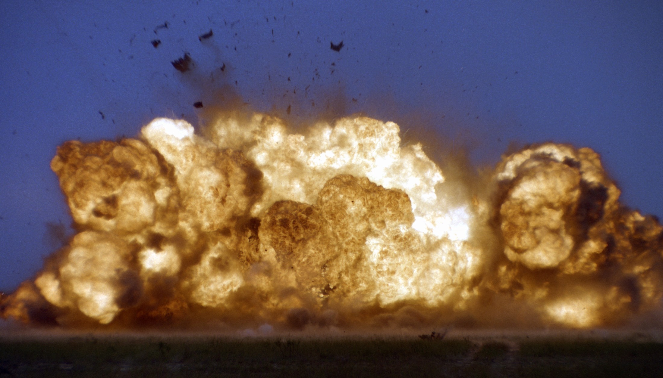 gbu-24 paveway laser guided bomb unit gbu 2000 lbs impact effect target 10
