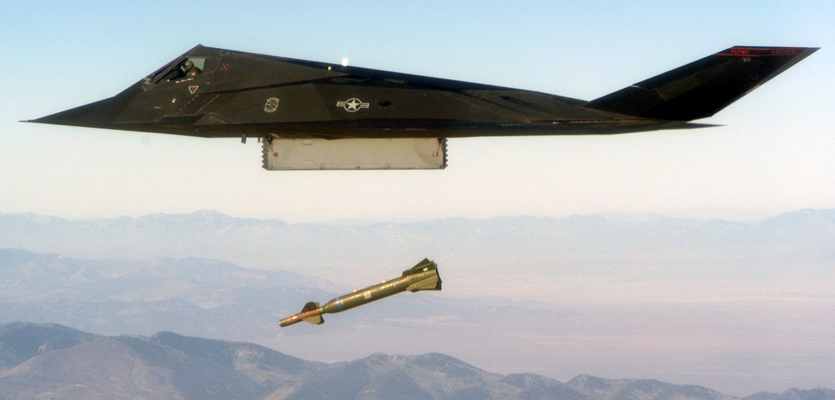 gbu-27 paveway laser guided bomb unit gbu 2000 lbs penetrator air force f-117 nighthawk 05