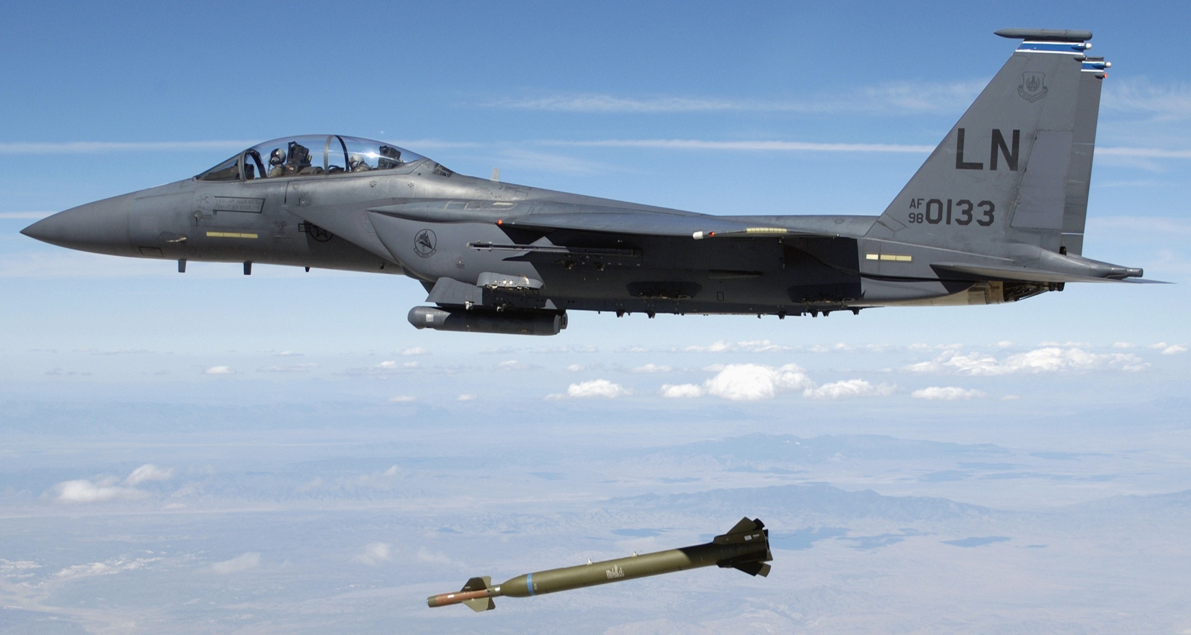 gbu-28 paveway laser guided bomb unit gbu 5000 lbs penetrator bunker buster us air force f-15e strike eagle 02