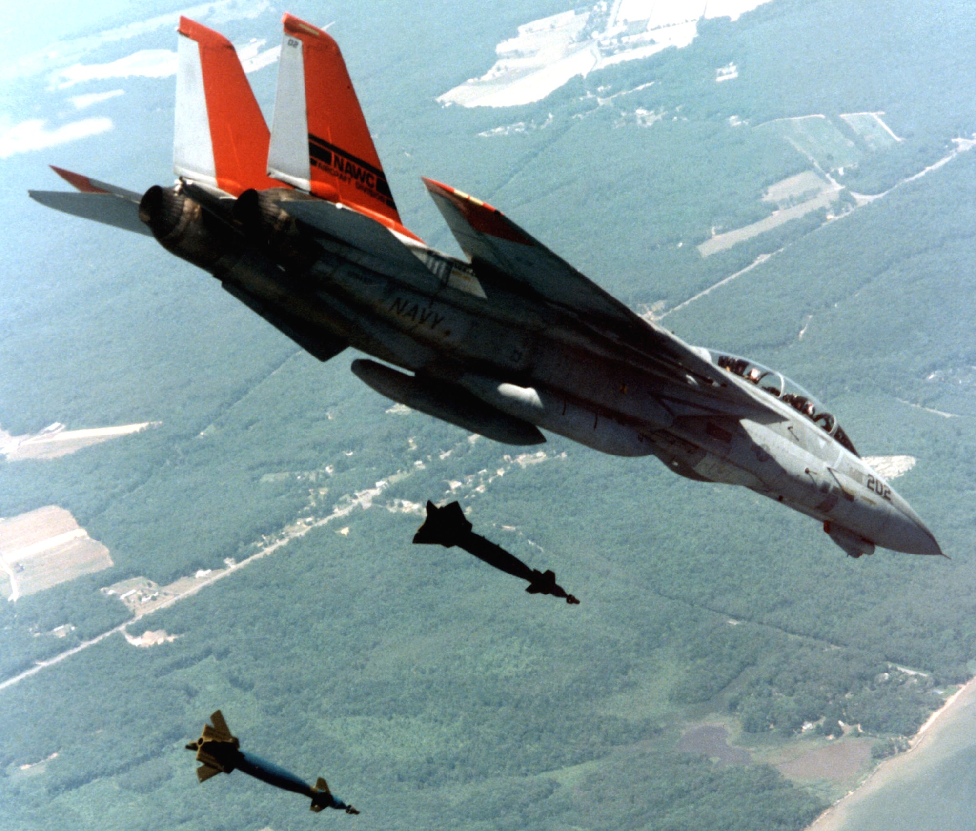 gbu paveway laser guided bomb unit us navy f-14 tomcat 07 