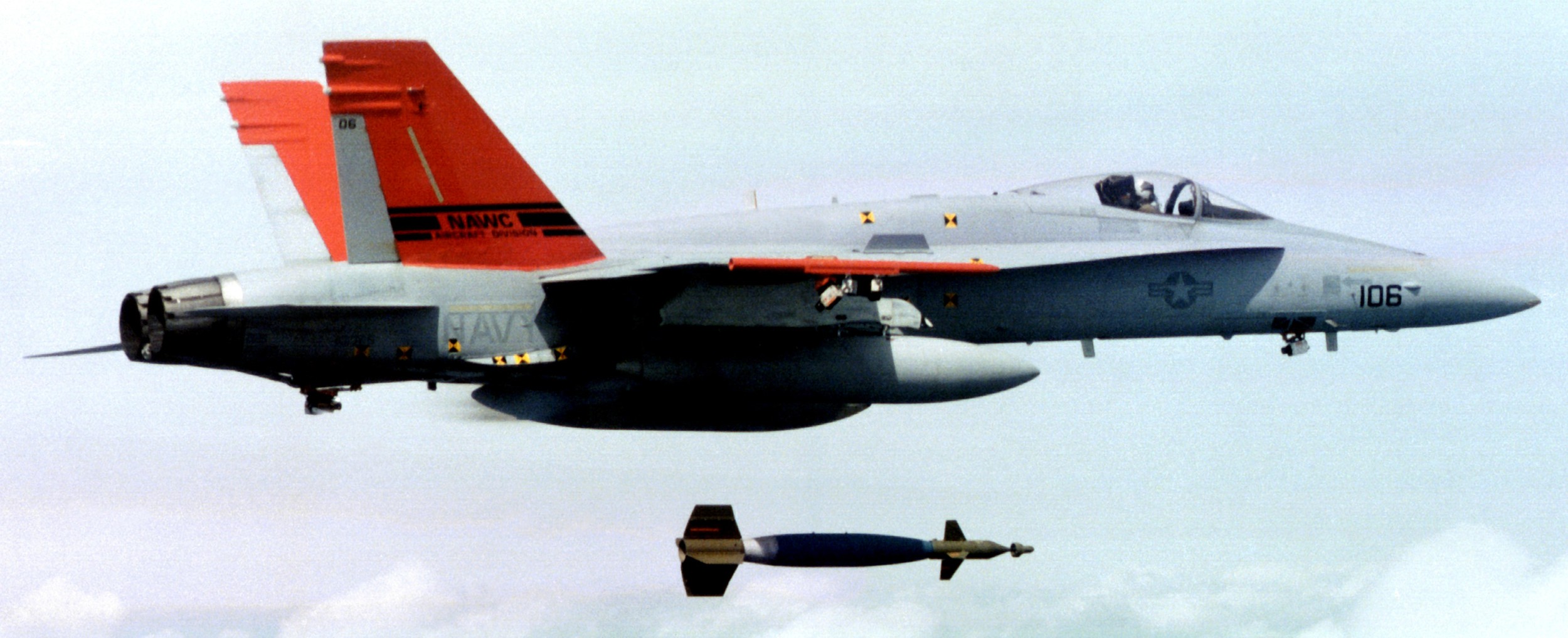 gbu paveway laser guided bomb unit us navy f/a-18a hornet 08