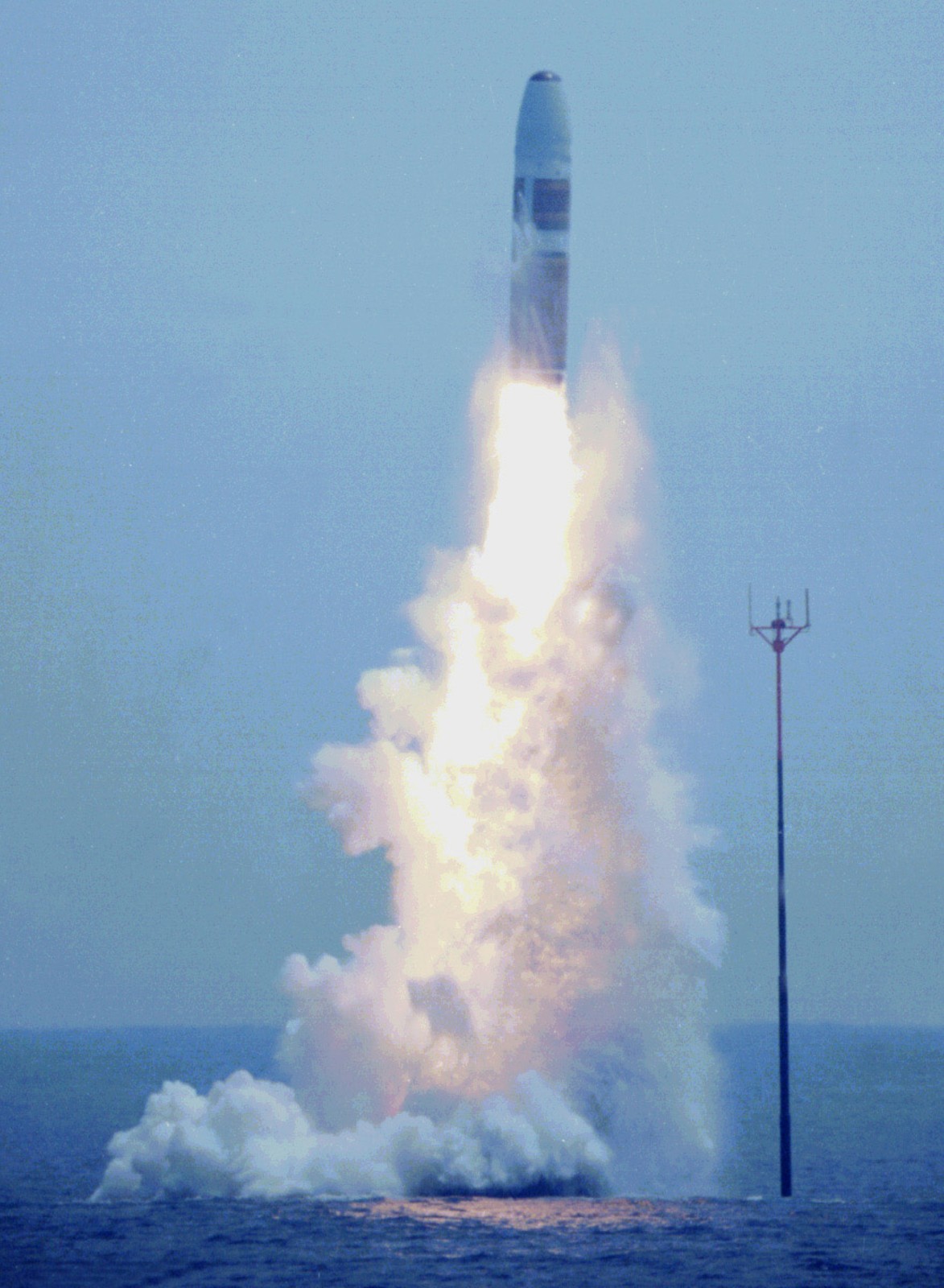ugm-96 trident i c4 submarine-launched ballistic missile slbm james madison class ssbn benjamin franklin ohio 05