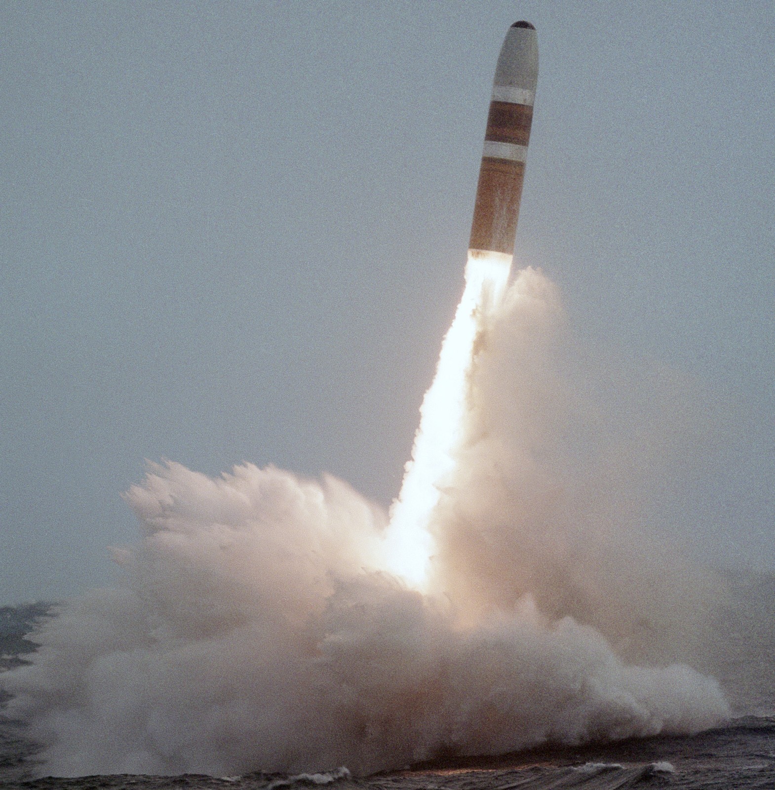ugm-96 trident i c4 submarine-launched ballistic missile slbm james madison class ssbn benjamin franklin ohio 07