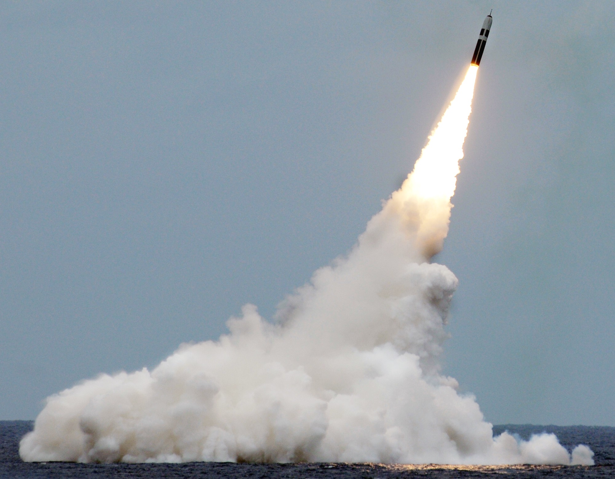 ugm-133a trident ii d5 submarine-launched ballistic missile slbm ohio columbia class ssbn 03