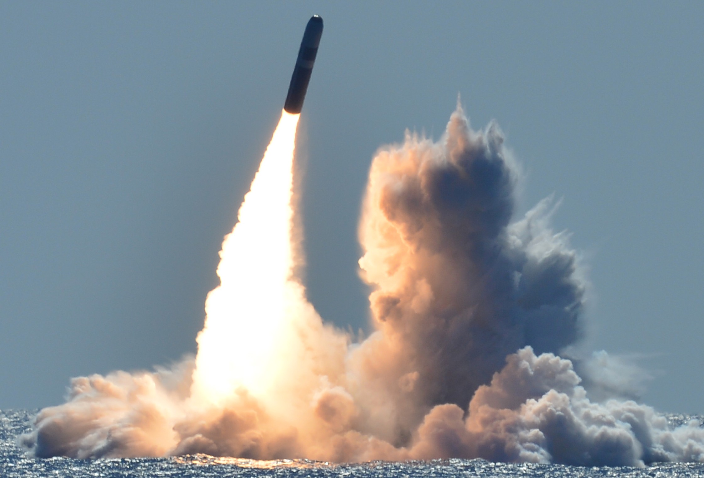 ugm-133a trident ii d5 submarine-launched ballistic missile slbm ohio columbia class ssbn 04