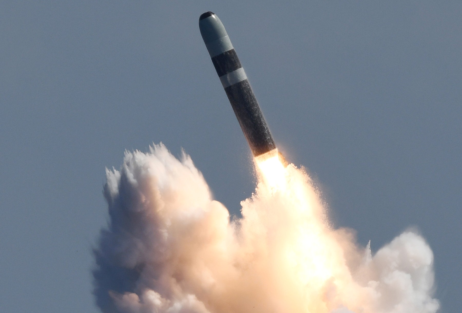 ugm-133a trident ii d5 submarine-launched ballistic missile slbm ohio columbia class ssbn lockheed martin 11x