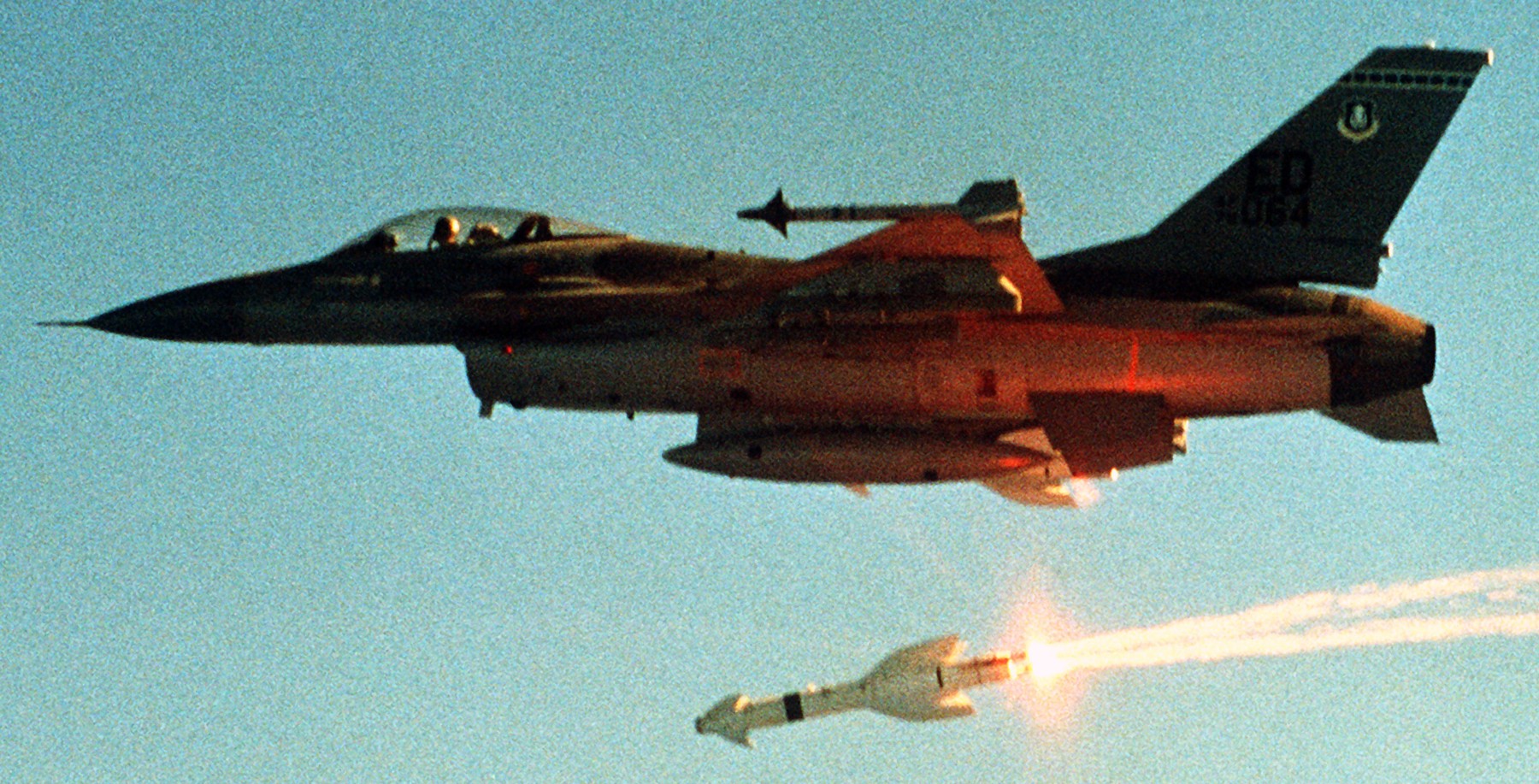 agm-119 penguin anti-ship missile ssm kongsberg defense f-16 fighting falcon usaf 27