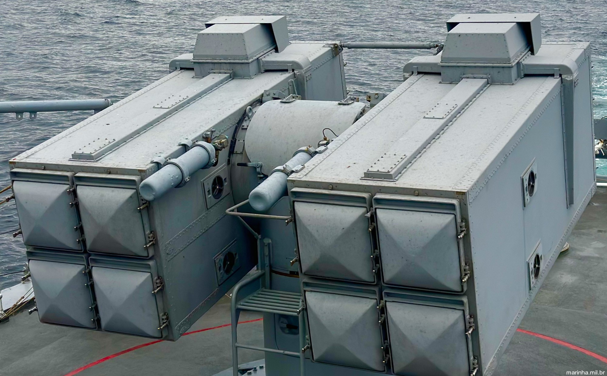 albatros 8-cell missile launcher box aspide sam brazilian navy 28