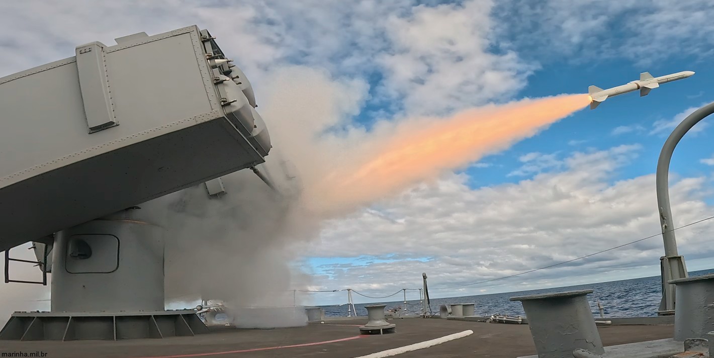 aspide missile sam aim mbda selenia albatros box-launcher navy frigate corvette 12