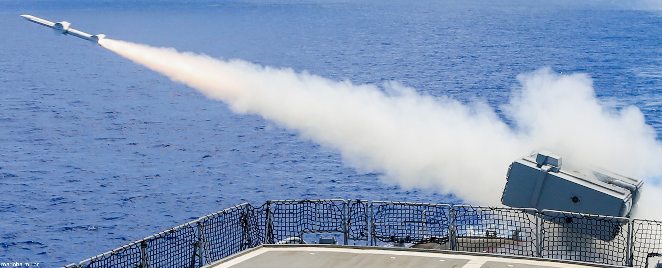 aspide missile sam aim mbda selenia albatros box-launcher navy frigate corvette 13
