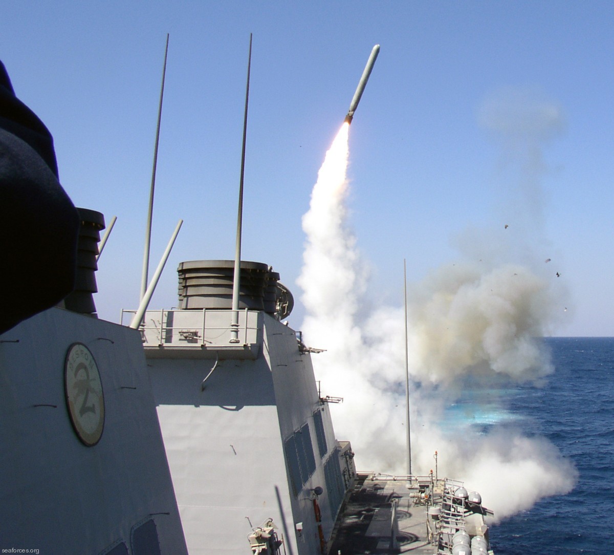 bgm rgm-109 tomahawk land attack missile tlam us navy 13