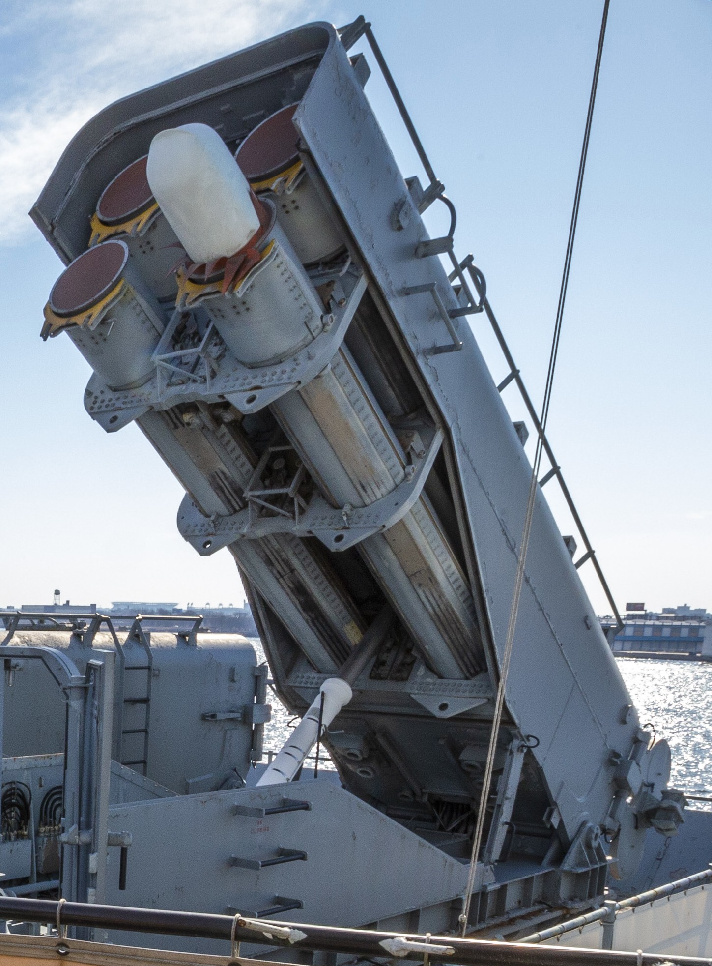 mk.143 armored box launcher abl bgm-109 tomahawk tlam land attack missile us navy 33