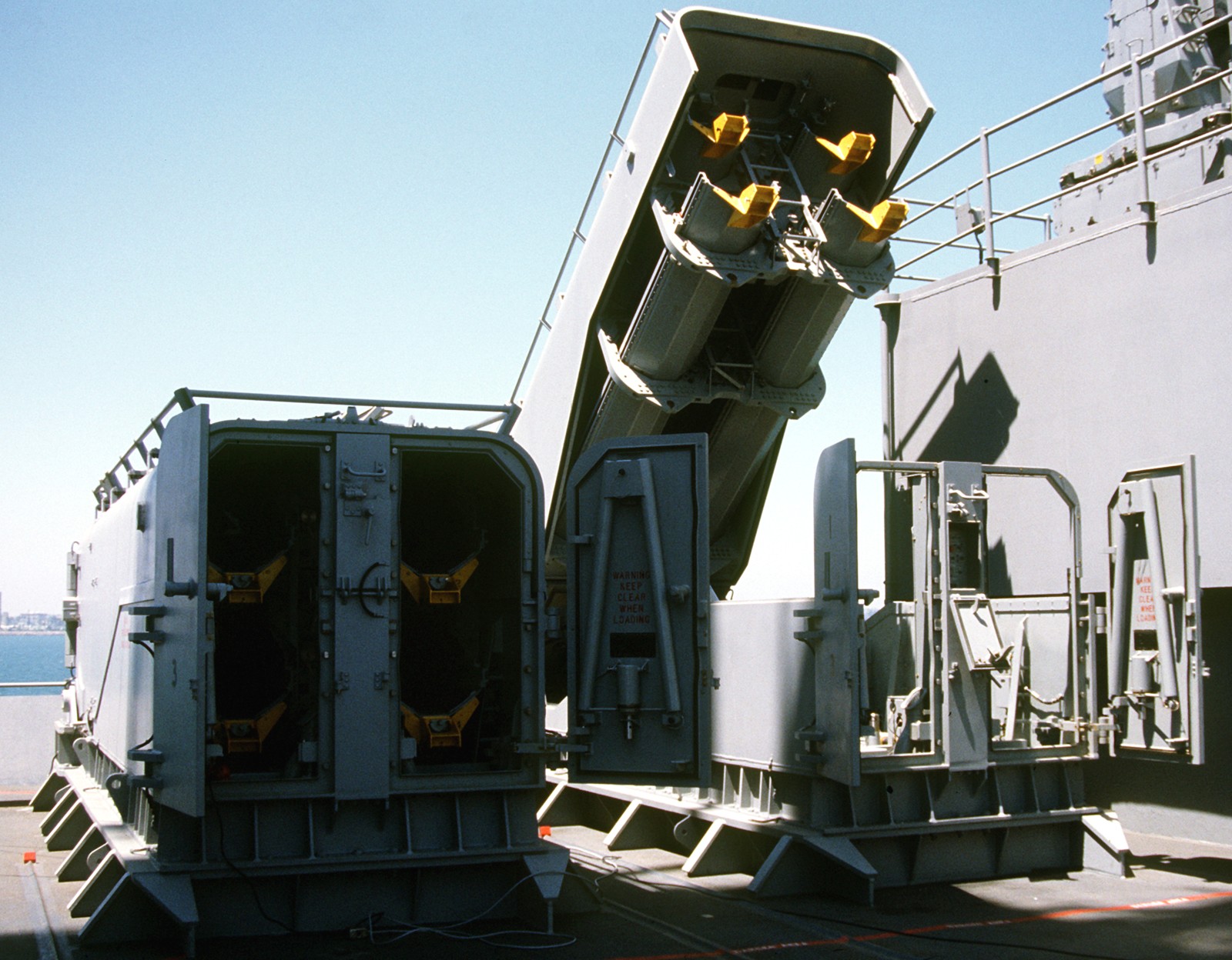 mk.143 armored box launcher abl bgm-109 tomahawk tlam land attack missile us navy 40