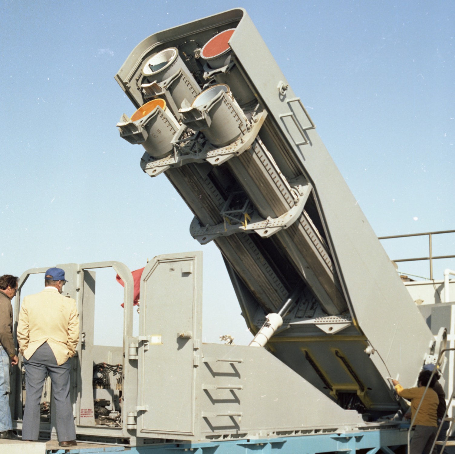 mk.143 armored box launcher abl bgm-109 tomahawk tlam land attack missile us navy 47