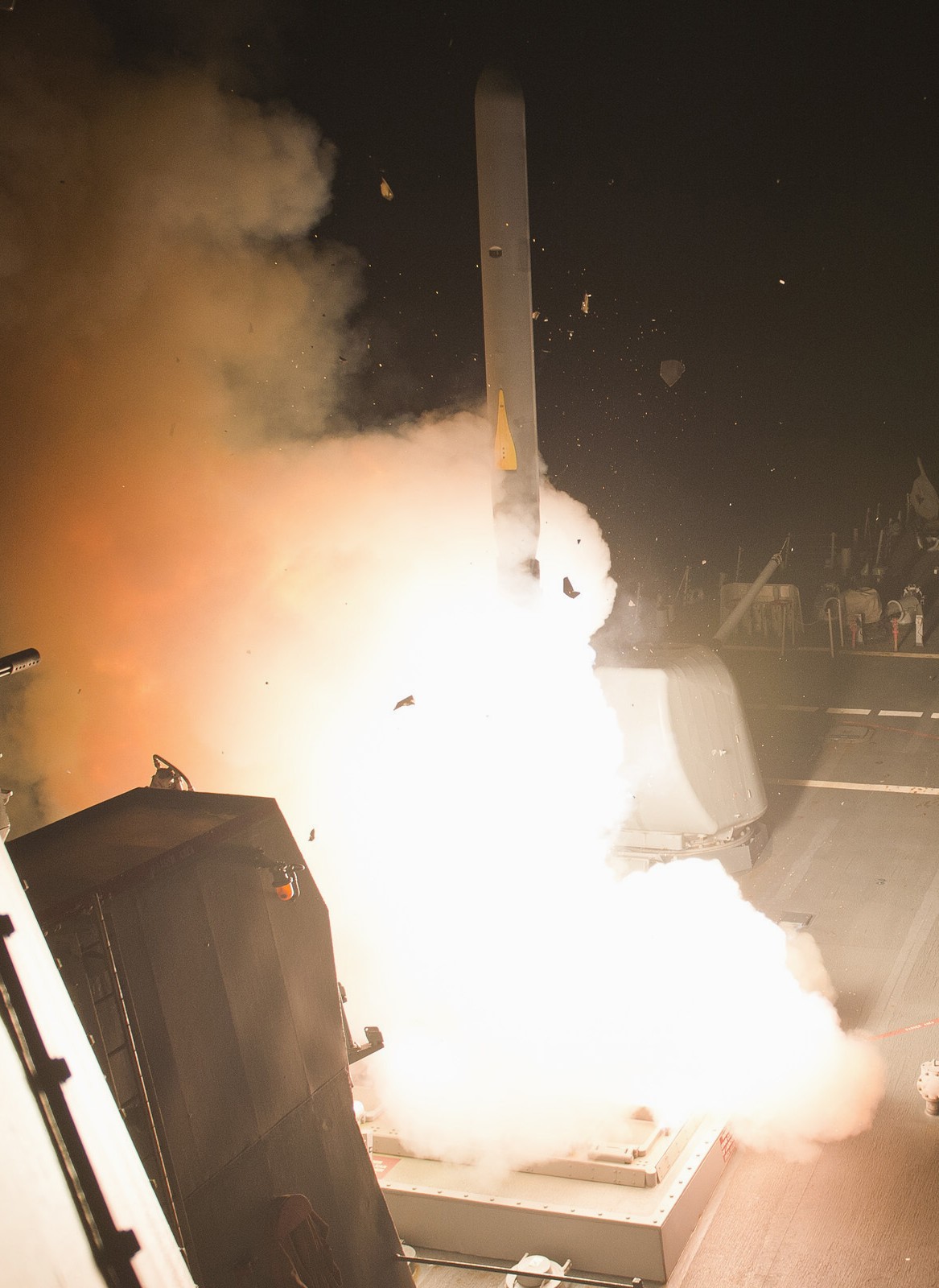 rgm-109 tomahawk land attack missile tlam us navy ddg arleigh burke class vls mk.41 50