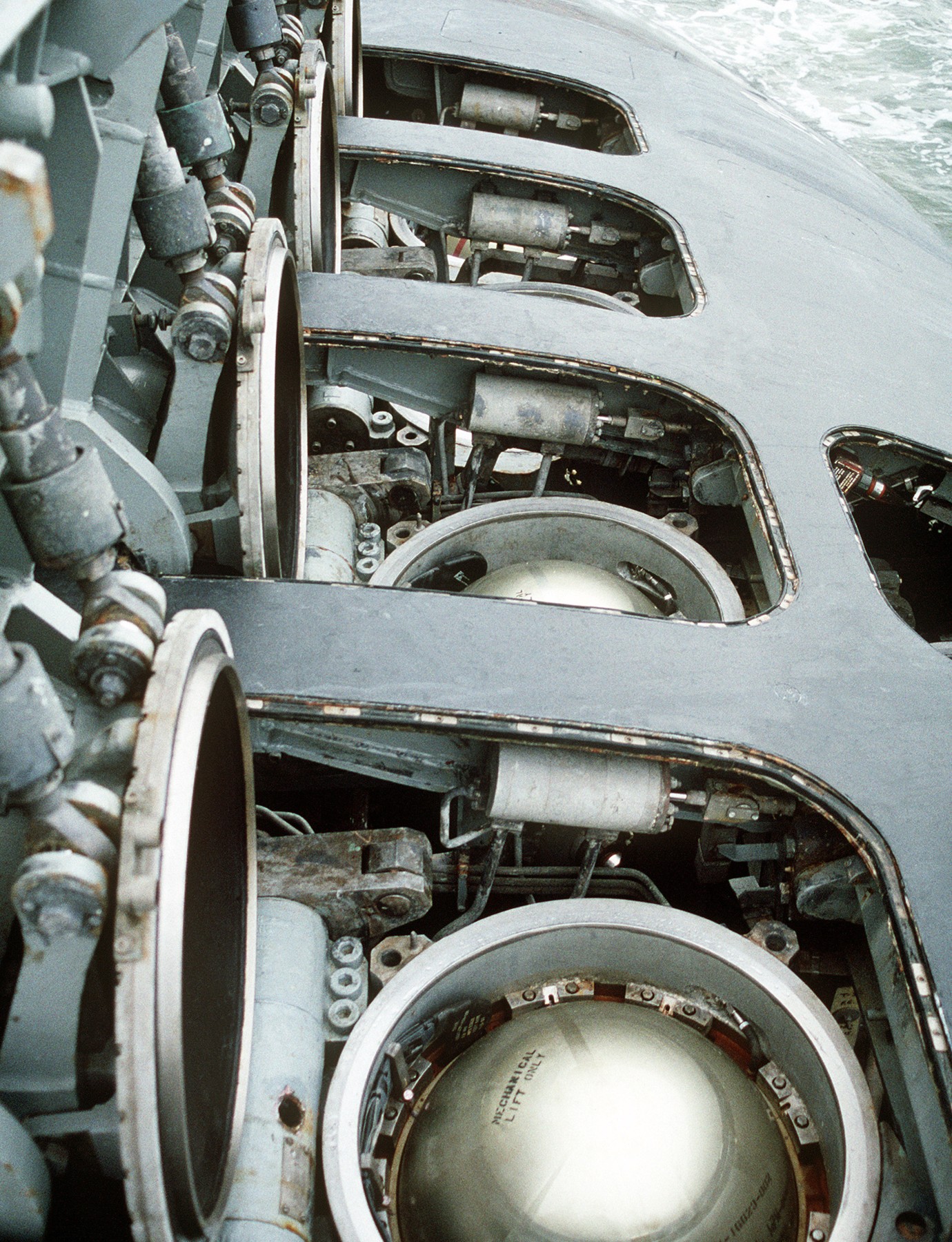 ugm-109 tomahawk land attack missile tlam us navy submarine ssn 14