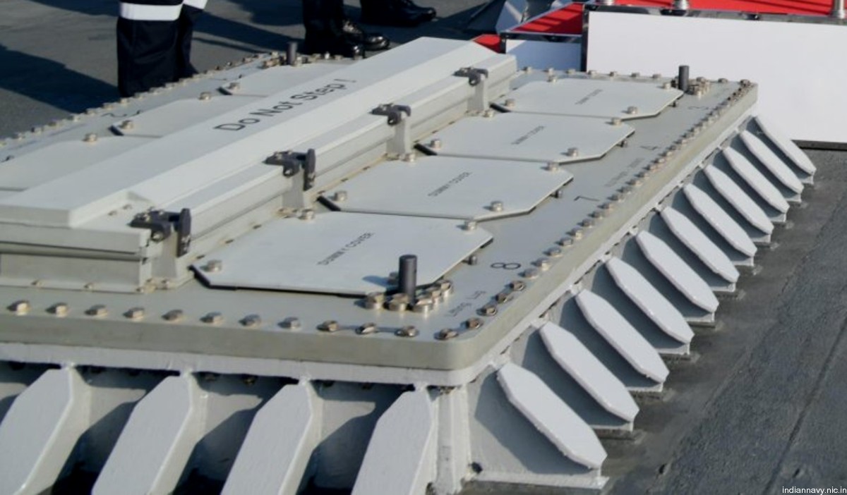barak-8 sam mr lr er surface-to-air missile indian navy r11 vikrant aircraft carrier 10