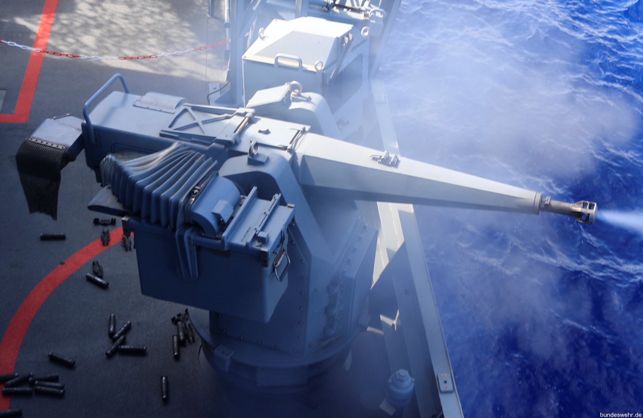 mlg-27 machine gun system remote controlled 27 mm ciws rheinmetall mauser german navy 13