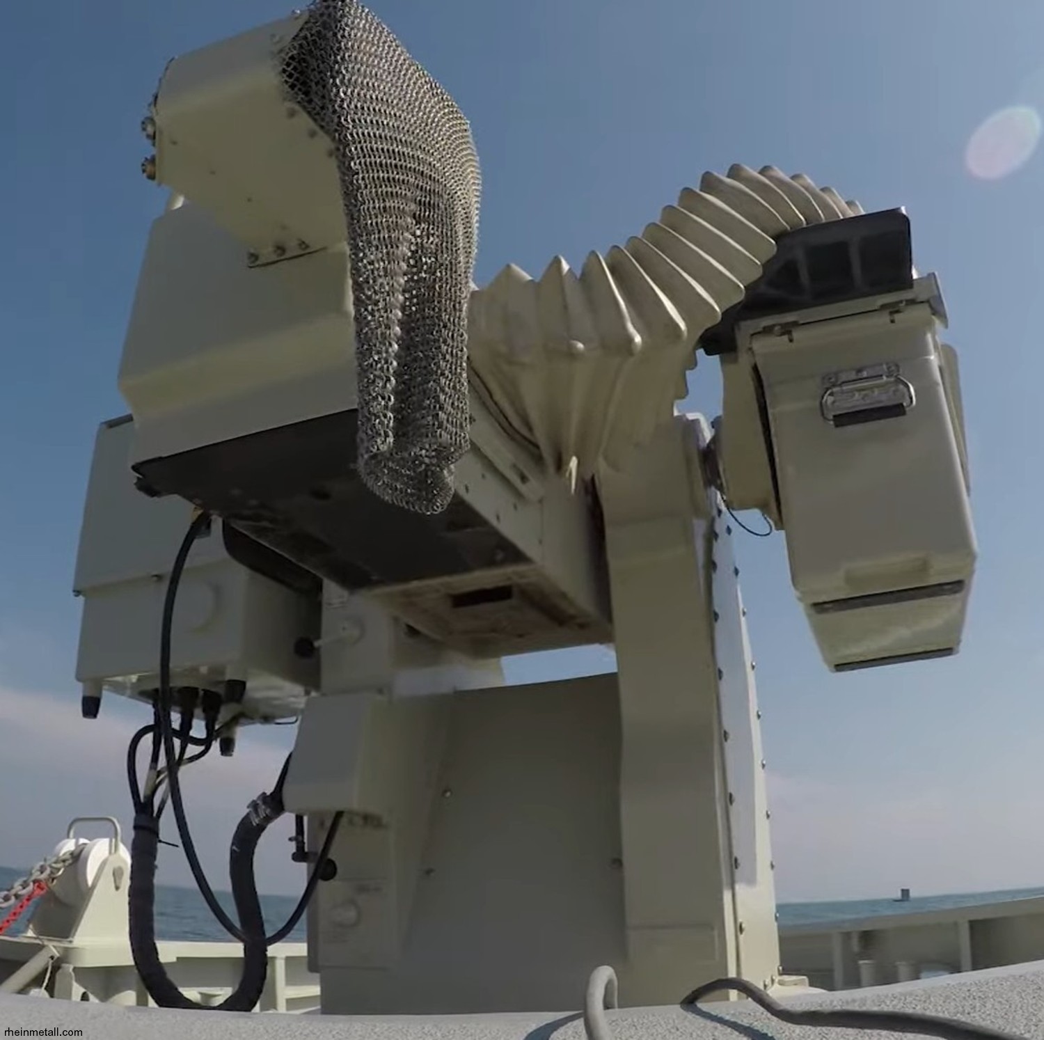 mlg-27 machine gun system remote controlled 27 mm ciws rheinmetall mauser german navy 17