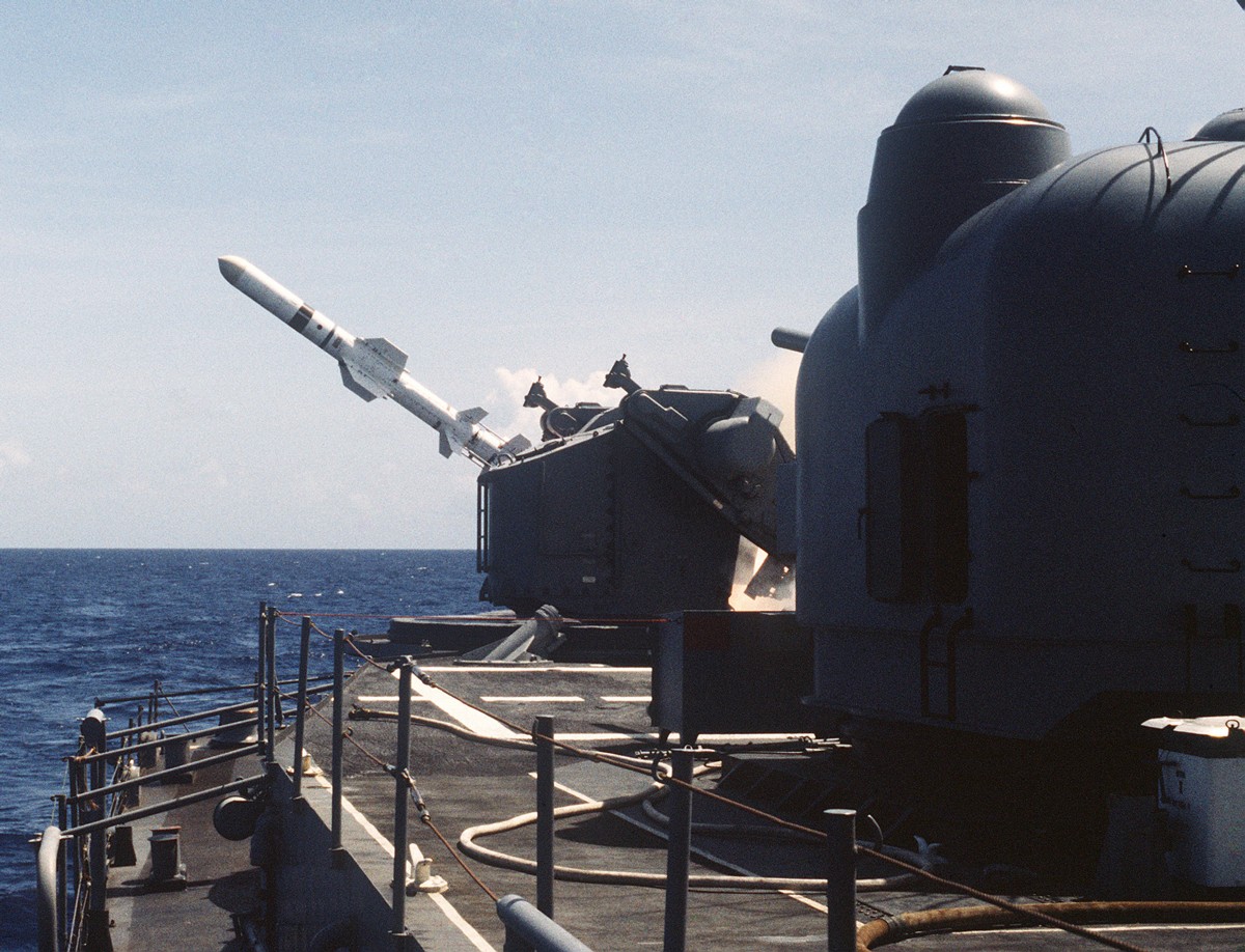 mk-11 missile launcher twin arm rim-24 tartar sam rim-66 standard rgm-84 harpoon ssm