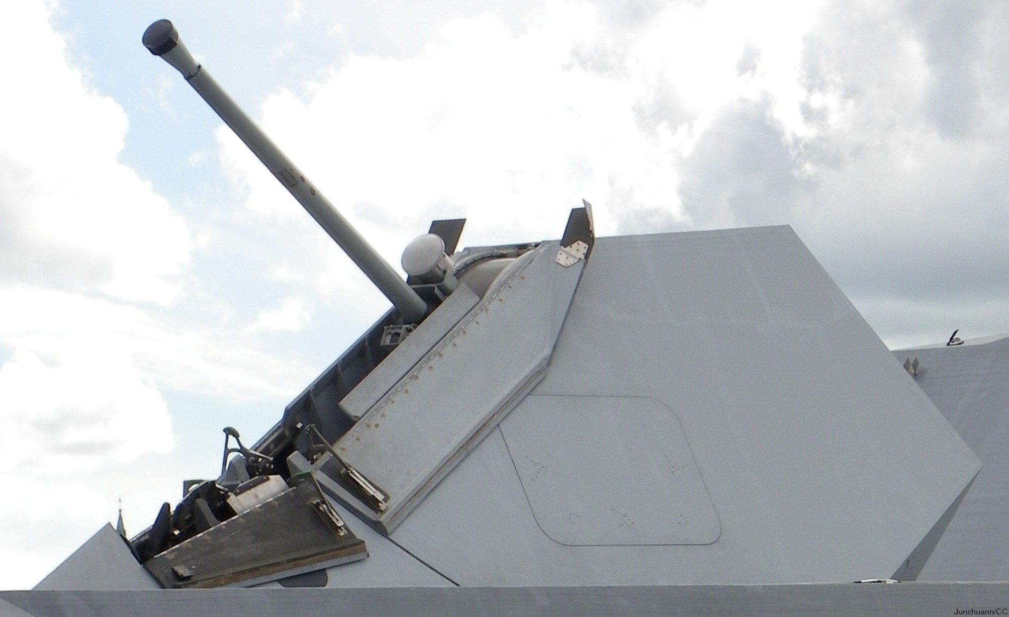 bofors mk.3 57 mm 70-caliber gun visby class stealth corvette swedish navy 02