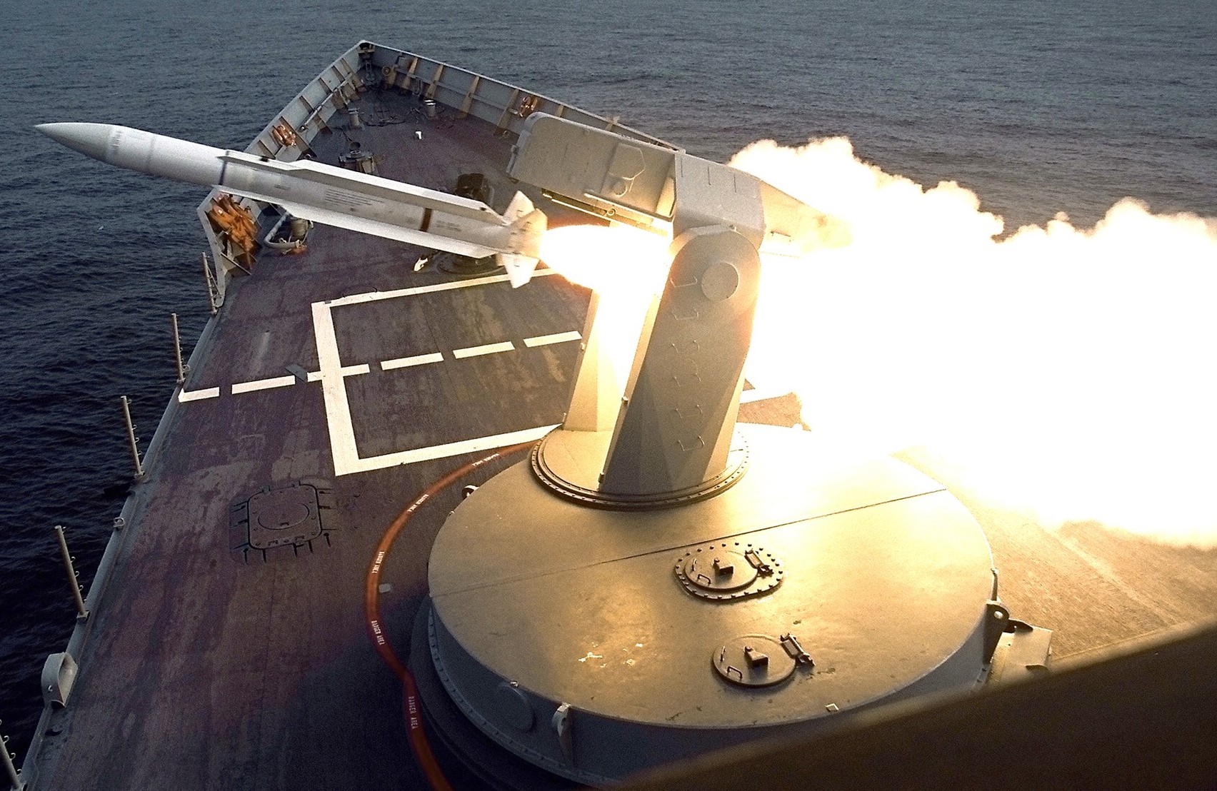 mk-13 guided missile launching system gmls single arm rim-66 standard sm-1mr perry class ffg 04