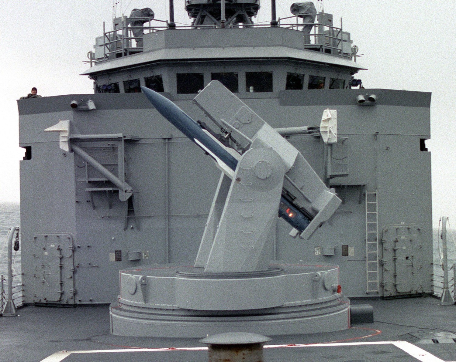 mk-13 guided missile launching system gmls single arm rim-66 standard sm-1mr perry class ffg 06