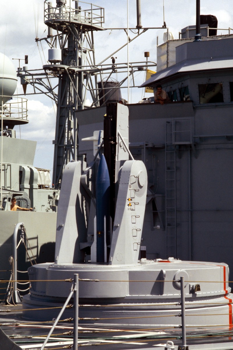 mk-13 guided missile launching system gmls single arm rim-66 standard sm-1mr 12