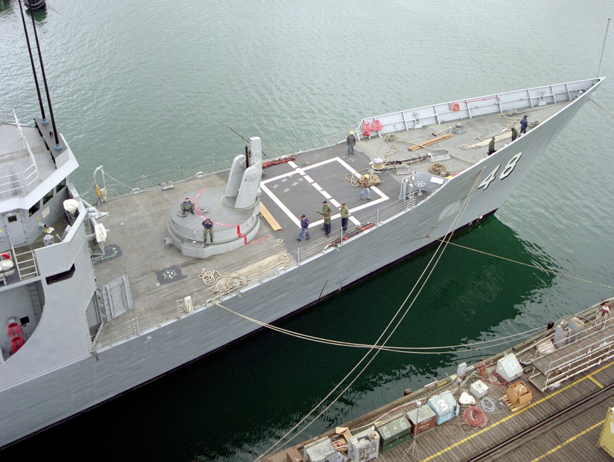 mk-13 guided missile launching system gmls single arm rim-66 standard sm-1mr 16