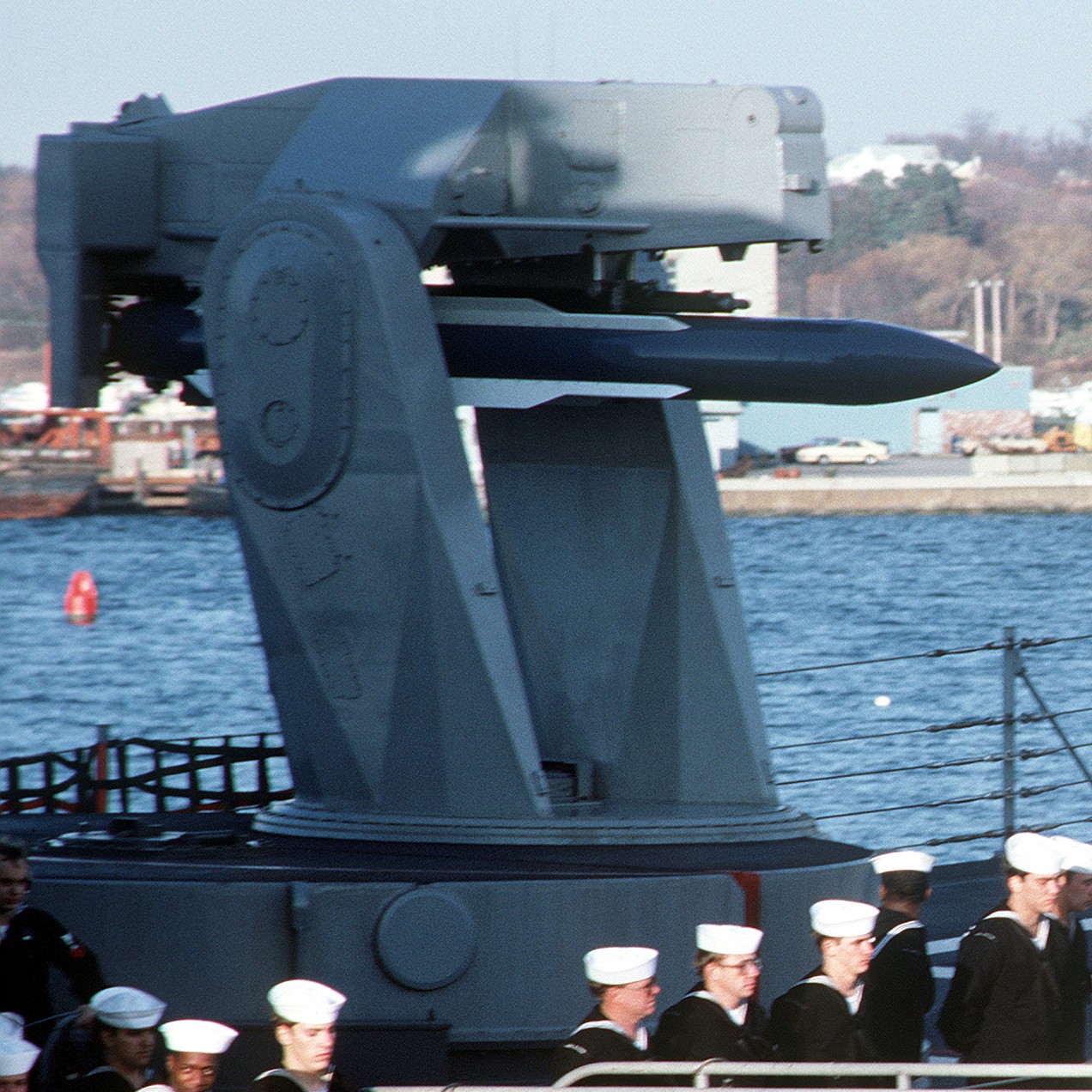 mk-13 guided missile launching system gmls single arm rim-66 standard sm-1mr 17
