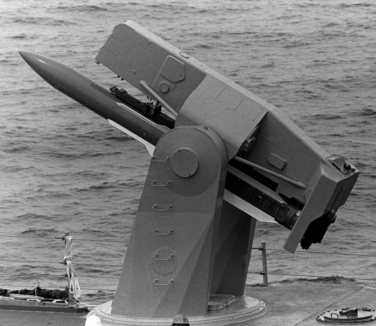 mk-13 guided missile launching system gmls single arm rim-66 standard sm-1mr 23
