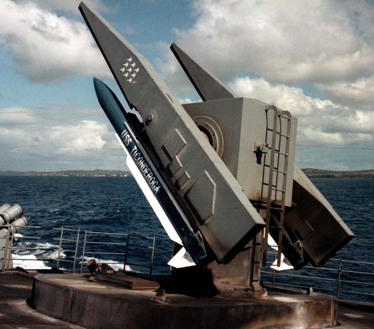 mk-26 guided missile launching system gmls ticonderoga class cruiser