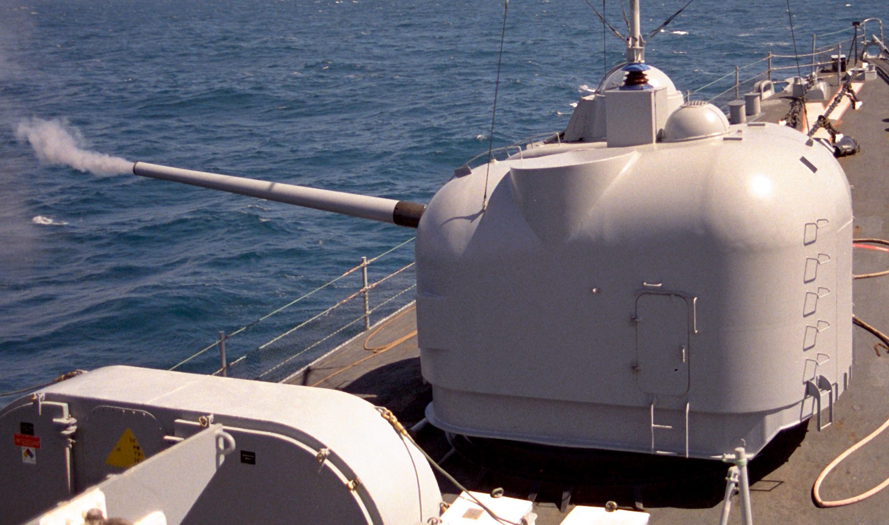 mk-42 5" 54 caliber 127mm naval gun charles f. adams class destroyer