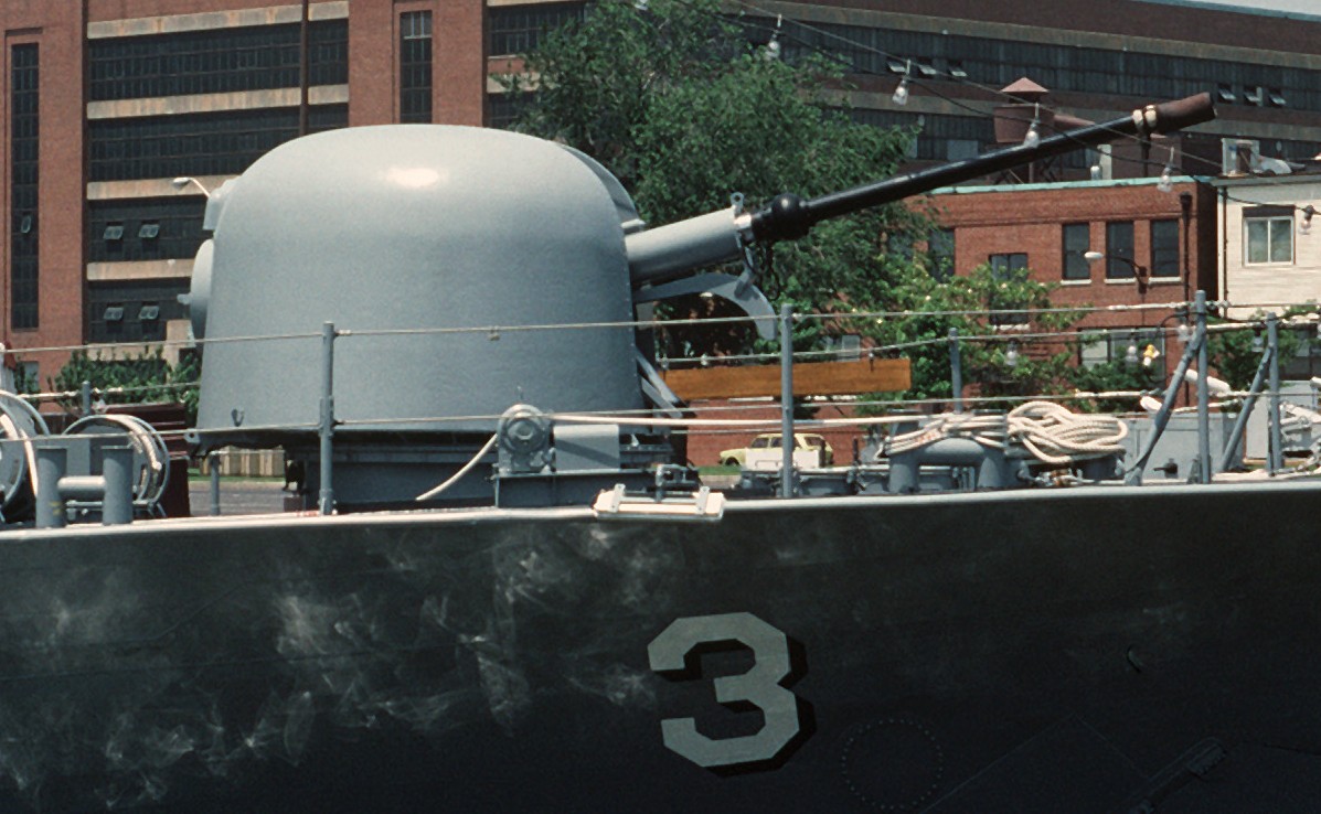mk-75 3-inch 62-caliber 76mm gun pegasus class fast attack patrol boat