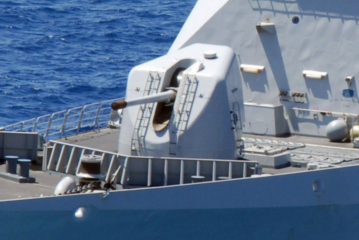 oto melara breda 127/54c compact naval gun 127mm 5-inches 54-caliber 07 de zeven provincien class frigate netherlands navy rnln