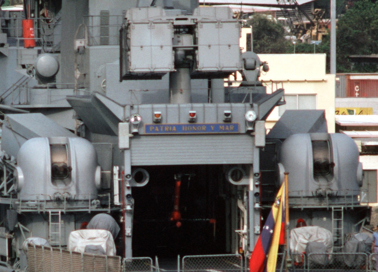 oto melara breda 40/l70 dardo close-in weapon system ciws 40mm 70-caliber twin navy ship 07