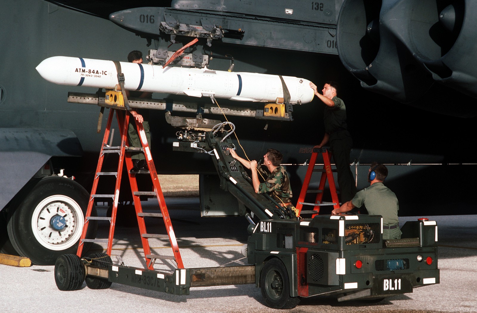 agm-84 harpoon ssm missile b-52g stratofortress usaf 20