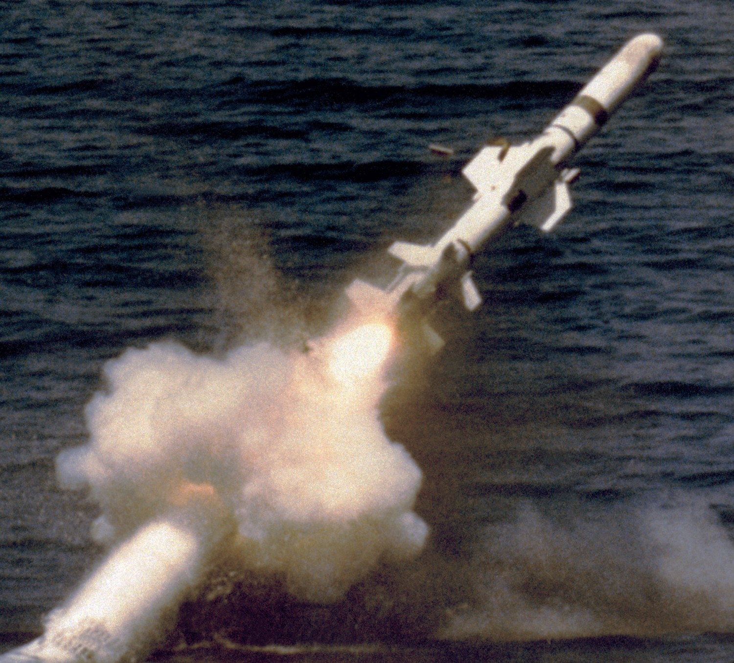 ugm-84 harpoon submarine launched anti ship missile ssm 23