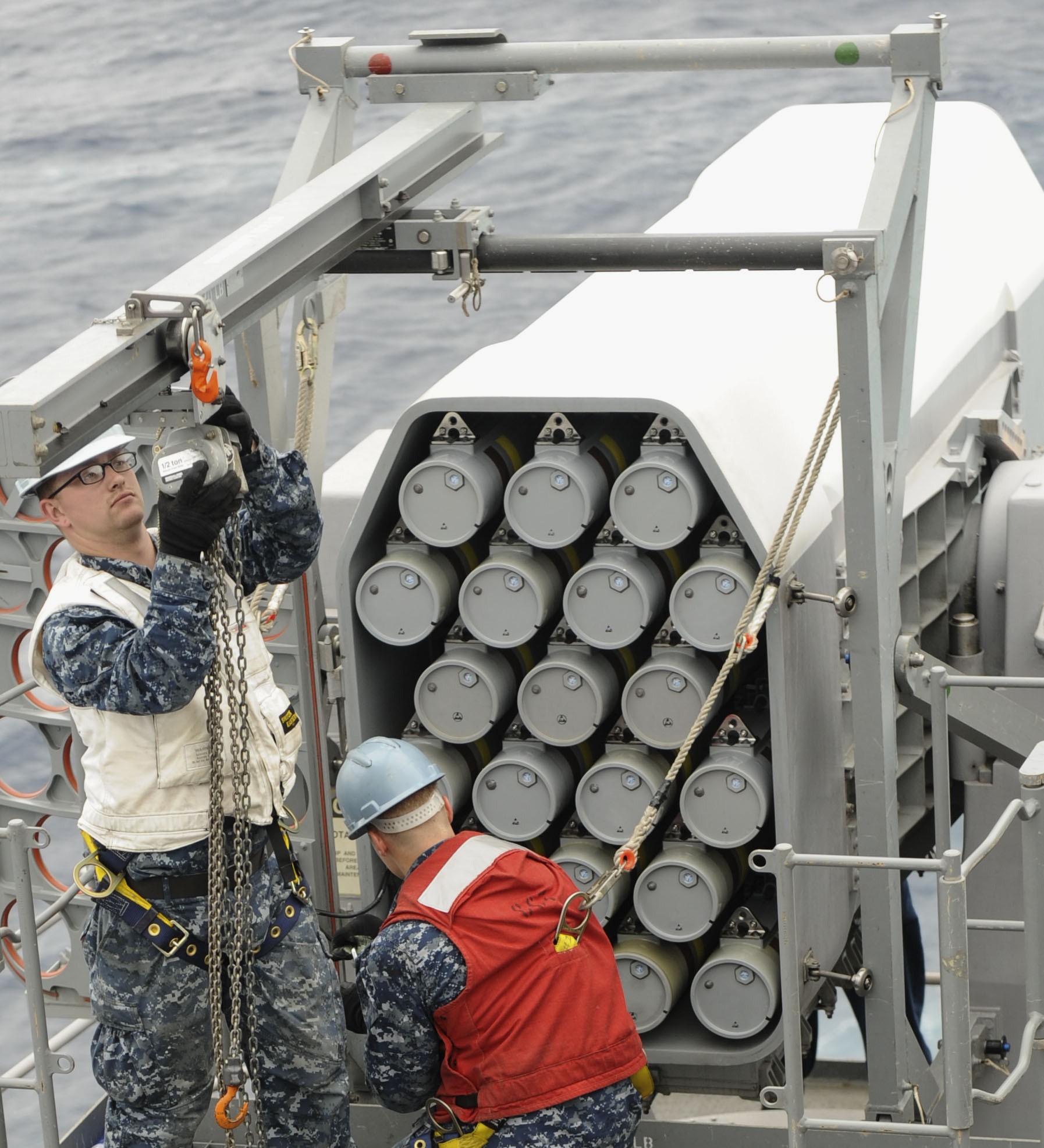 rim-116 rolling airframe missile ram ciws mk.49 launching system mk.31 gmws mk.144 gmls reload 21