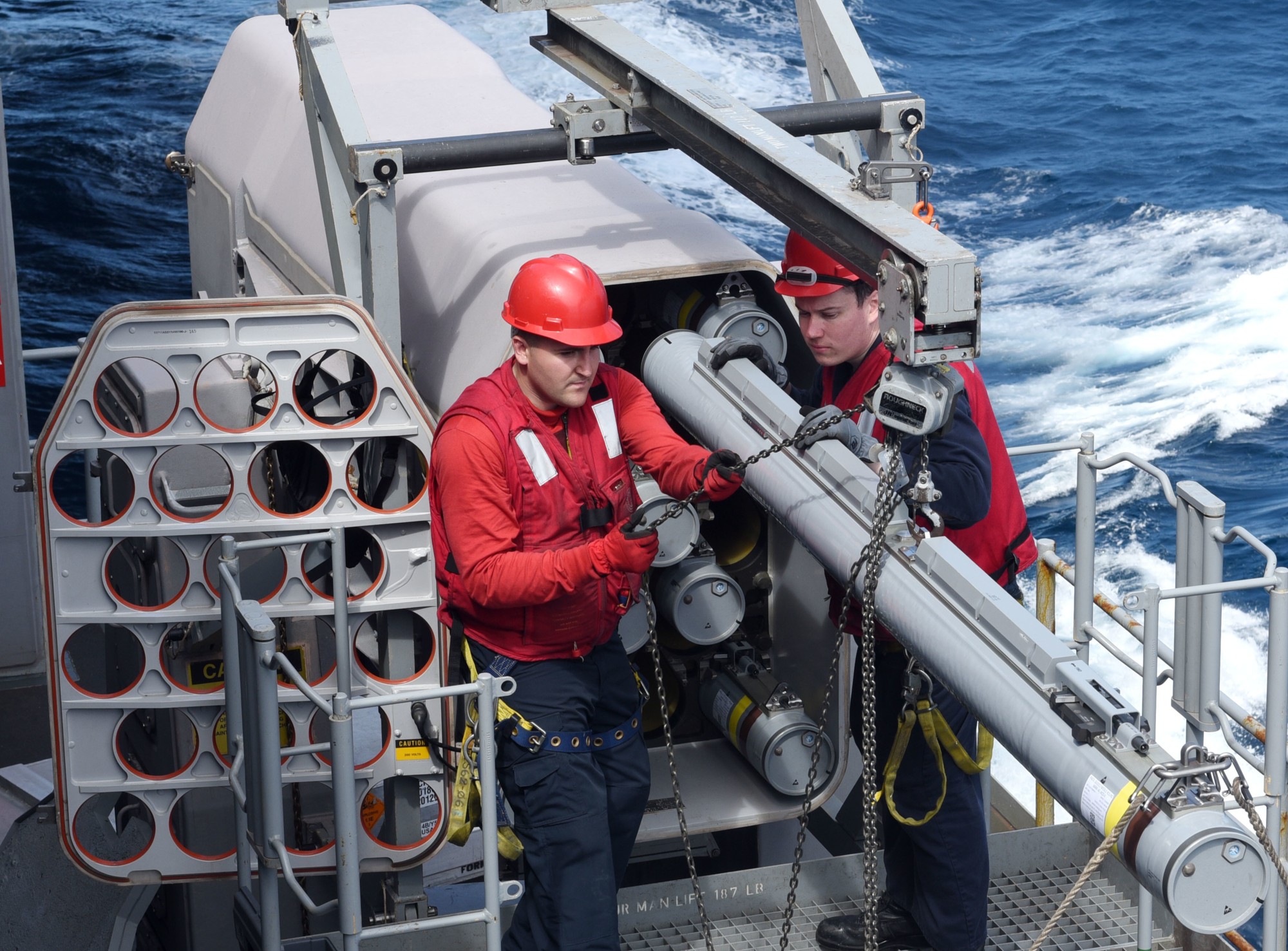 rim-116 rolling airframe missile ram ciws mk.49 launching system mk.31 gmws mk.144 gmls 23