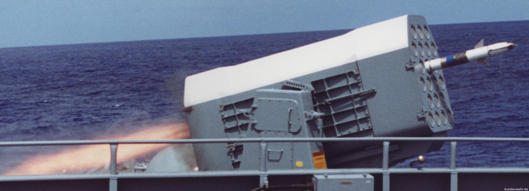 rim-116 rolling airframe missile ram ciws mk.49 launching system mk.31 gmws 35