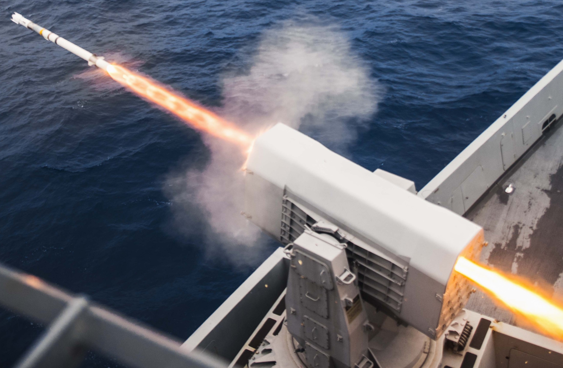 rim-116 rolling airframe missile ram ciws mk.49 launching system mk.31 gmws 40