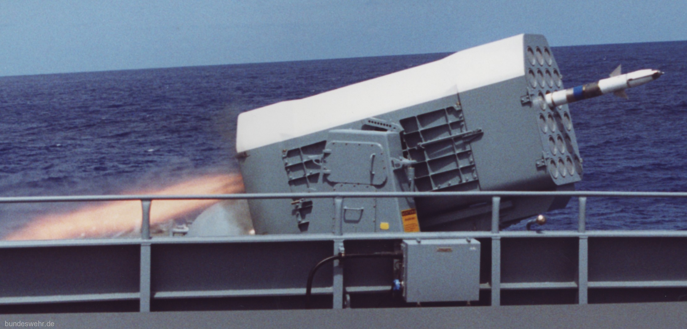 rim-116 rolling airframe missile ram ciws mk.49 launching system mk.31 gmws 48